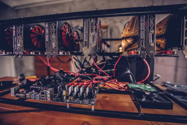 Hur man minar Bitcoin hemma 2025: En enkel guide